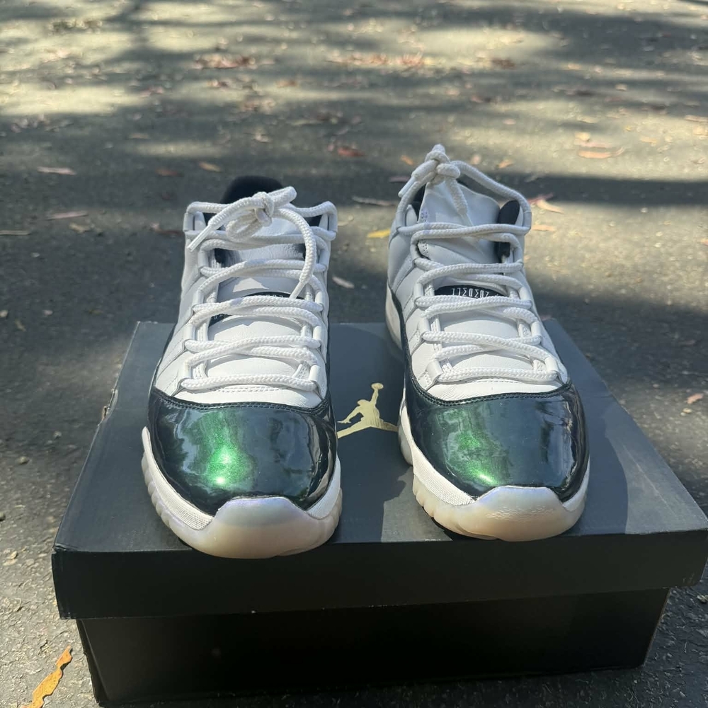 Air Jordan 11 Retro Low "Emerald"